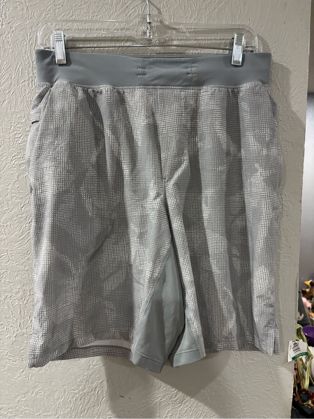 Lululemon T.H.E. Linerless Running Athletic Shorts 9” in Grey Static Camo size M